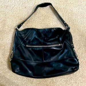 B Makowsky black leather shoulder bag